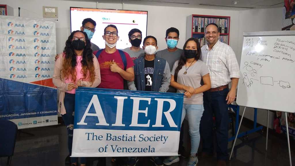 La Sociedad Bastiat dictó un taller de emprendimiento en Caracas